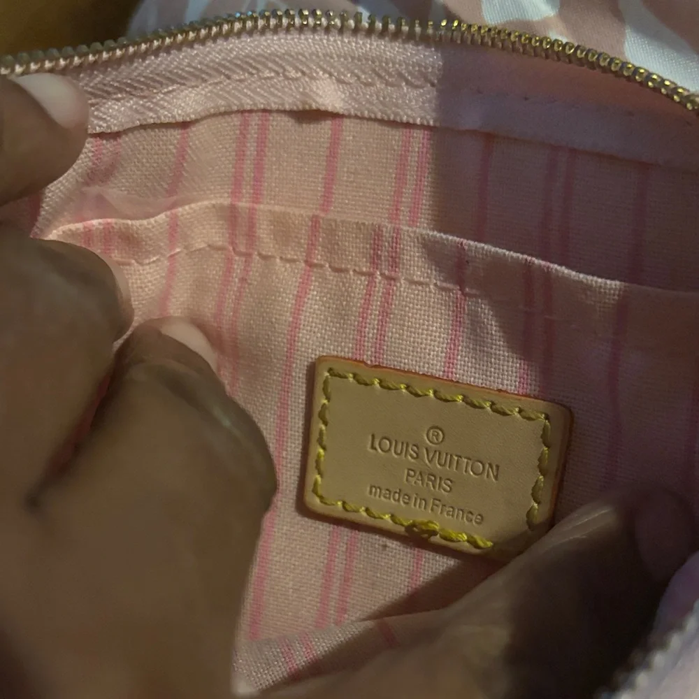 Louis Vuitton Damier Azur Clutch in Cream and Blue - Picture 2 of 6